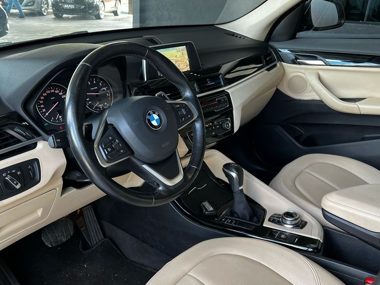 BMW X1 SDRIVE 20i X-Line 2.0 TB Active Flex