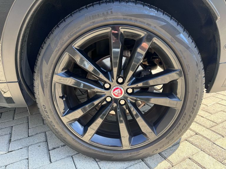 Jaguar E-Pace R-Dynamic SE 2.0 AWD 300cv Aut.