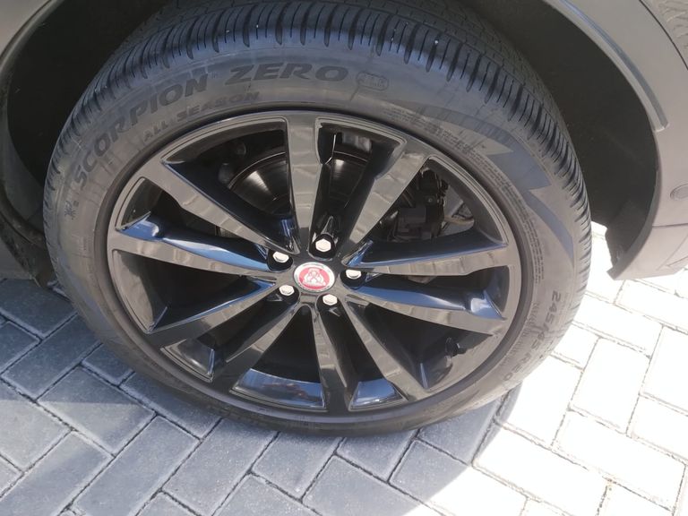 Jaguar E-Pace R-Dynamic SE 2.0 AWD 300cv Aut.