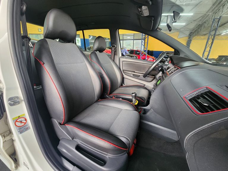 VolksWagen Fox Rock in Rio 1.6 Mi Total Flex 8V 5p