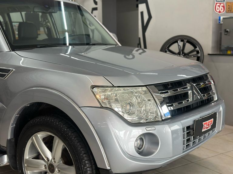 Mitsubishi Pajero HPE Full 3.2 4x4 T.I.Dies. 5p Aut