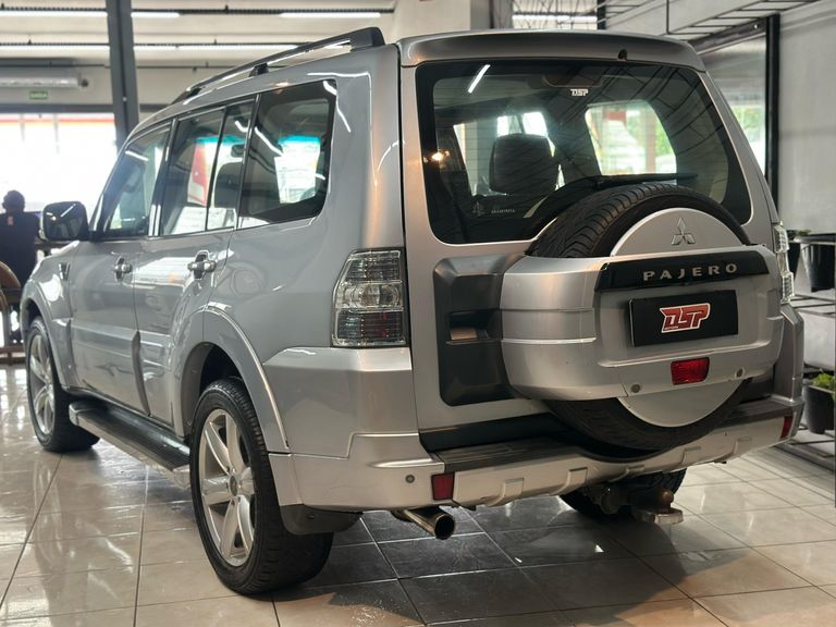 Mitsubishi Pajero HPE Full 3.2 4x4 T.I.Dies. 5p Aut