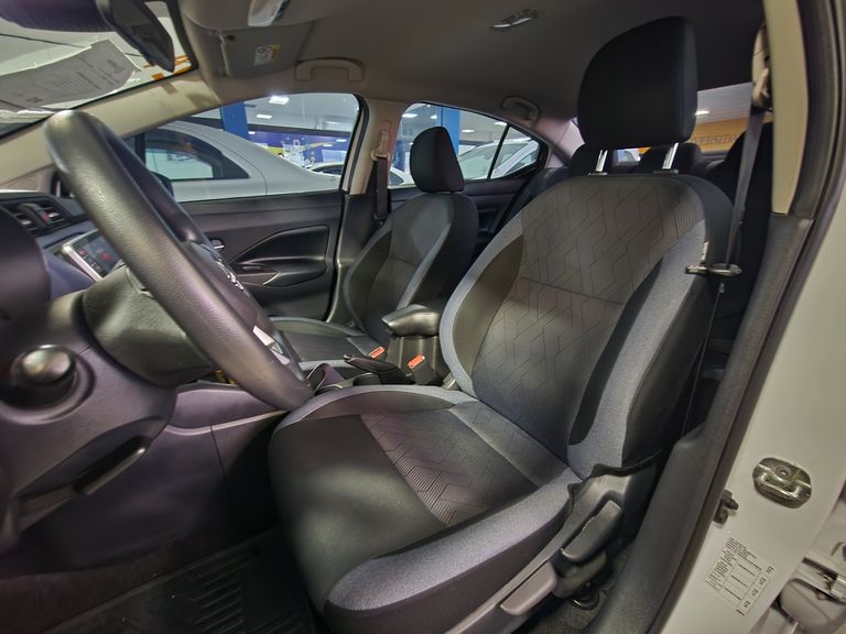 Nissan VERSA Advance 1.6 16V Flex Aut.