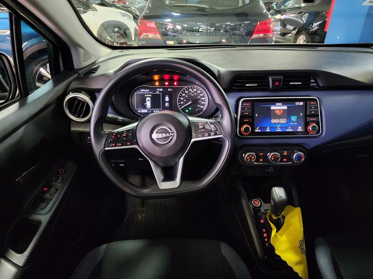 Nissan VERSA Advance 1.6 16V Flex Aut.