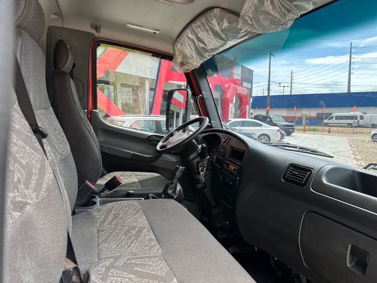MERCEDES-BENZ Accelo 815 2p (diesel) (E5)