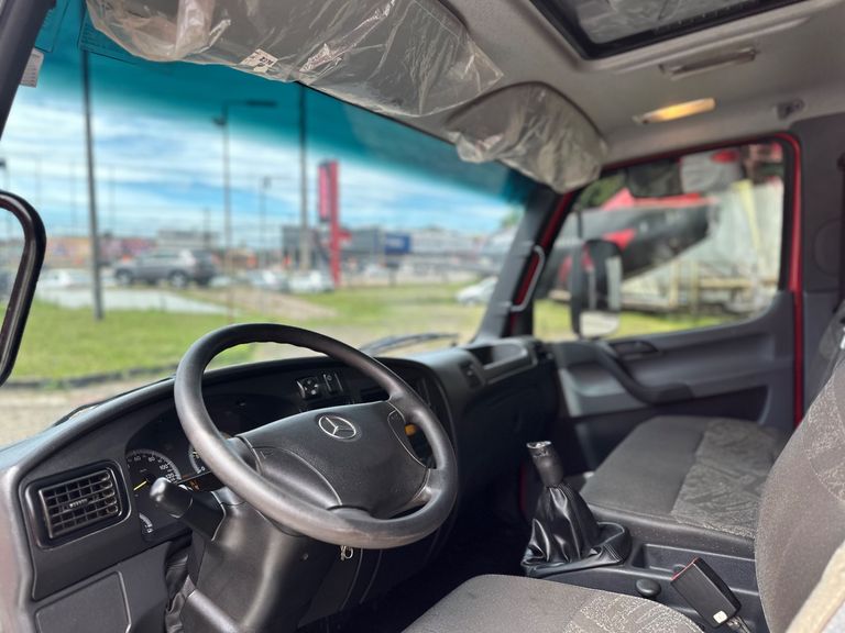 MERCEDES-BENZ Accelo 815 2p (diesel) (E5)