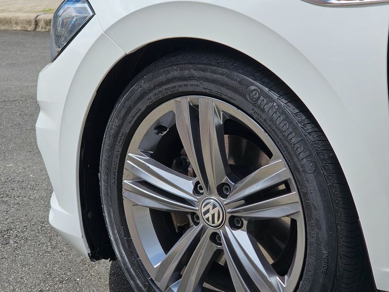 VolksWagen JETTA R-Line 250 TSI 1.4 Flex 16V Aut.