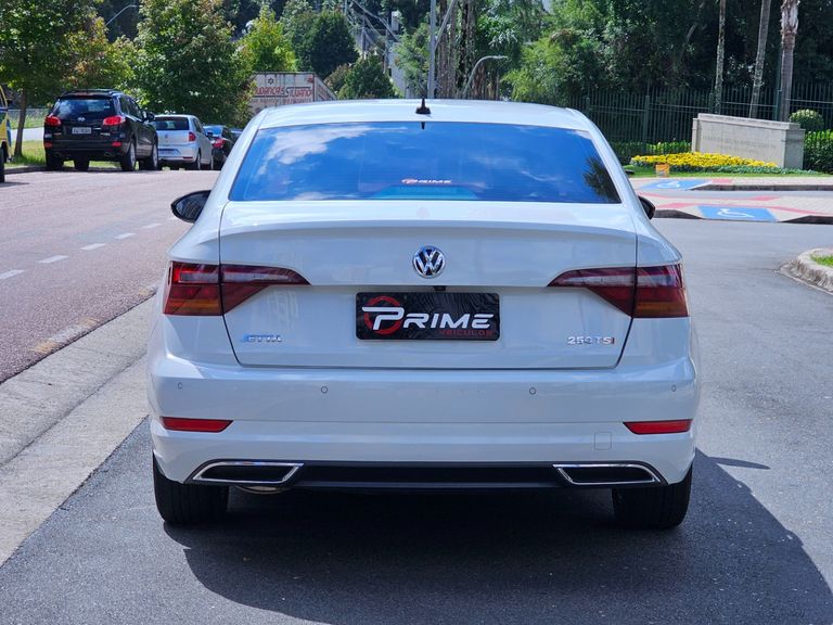 VolksWagen JETTA R-Line 250 TSI 1.4 Flex 16V Aut.