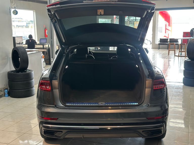 Audi Q8 Performance 3.0 TFSI Quattro S-tronic