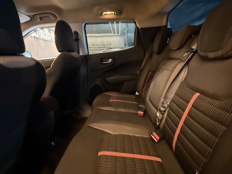 Fiat Toro Freedom 1.8 16V Flex Aut.