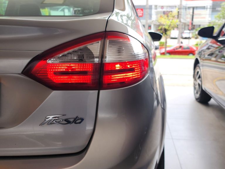 Ford Fiesta Sed. TI./TI.Plus1.6 16V Flex Aut.