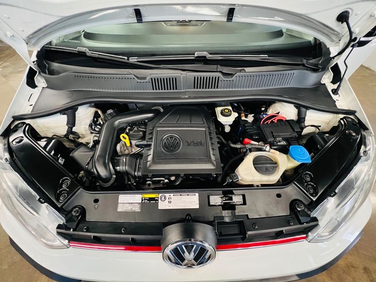 VolksWagen up! cross 1.0 TSI Total Flex 12V 5p