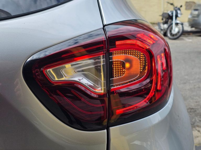 Renault CAPTUR Intense 2.0 16V Flex 5p Aut.