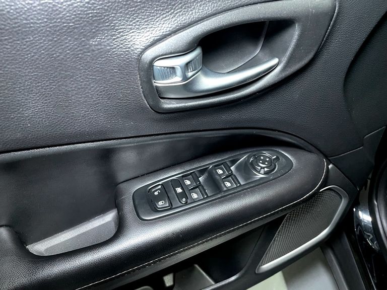 Jeep COMPASS LONGITUDE 2.0 4x4 Dies. 16V Aut.