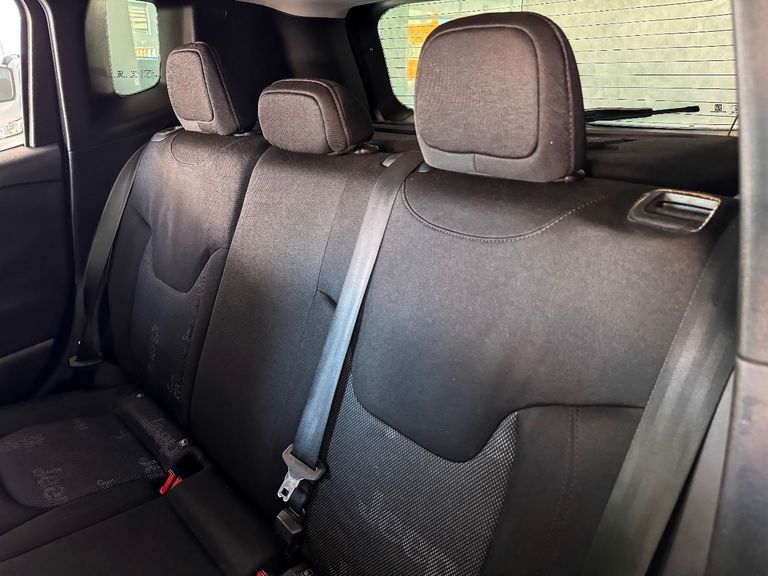 Jeep Renegade Sport 1.8 4x2 Flex 16V Aut.
