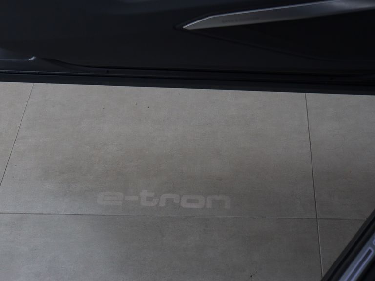 Audi E-TRON S Sportback Quat. Aut. (Elétrico)