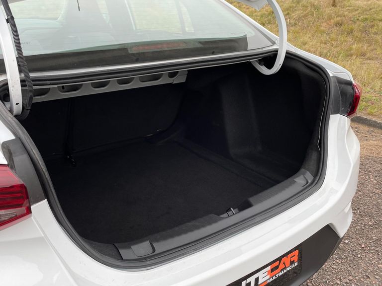 Chevrolet ONIX SEDAN Plus LT 1.0 12V Flex 4p Mec.