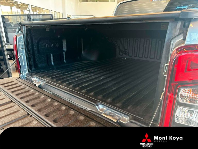 Mitsubishi L200 Trit. S.Out. GLS 2.4 CD Diesel Aut.
