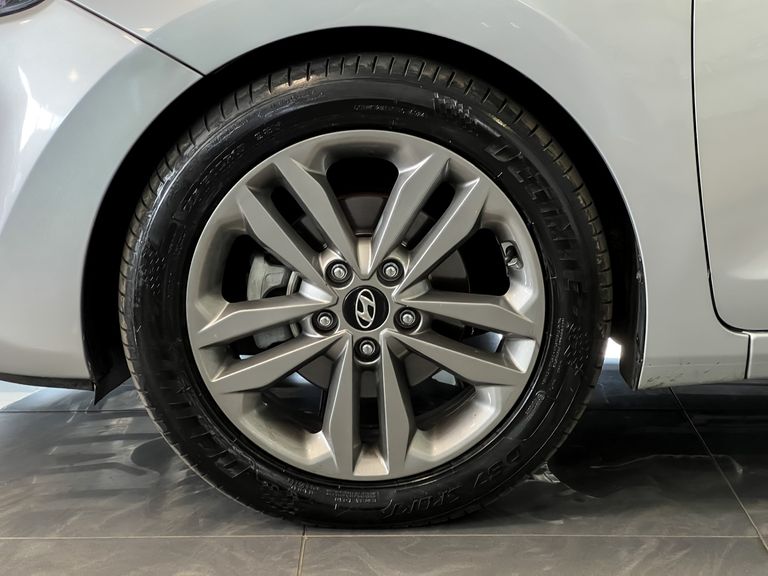 Hyundai i30 1.8 16V Aut. 5p