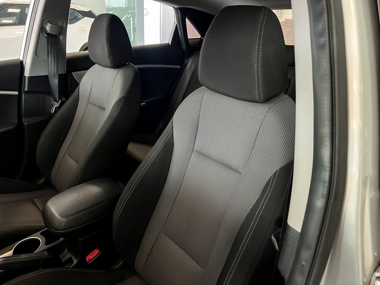 Hyundai i30 1.8 16V Aut. 5p