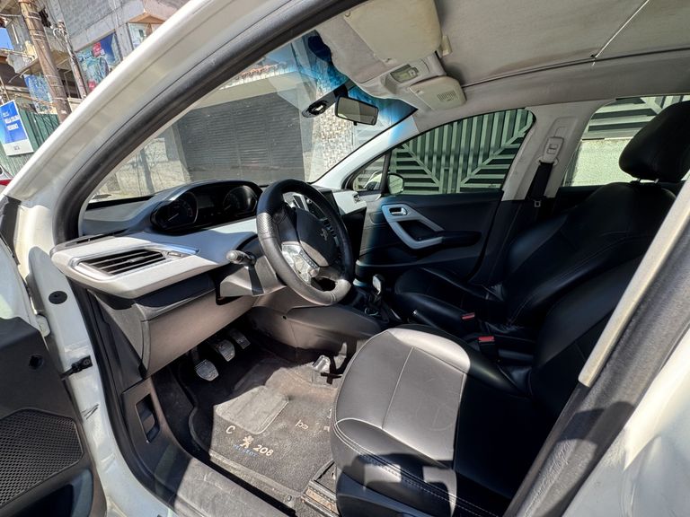 Peugeot 208 Allure 1.5 Flex 8V 5p