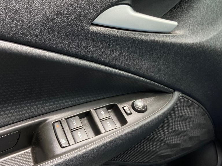 Chevrolet ONIX HATCH LT 1.0 12V Flex 5p Mec.