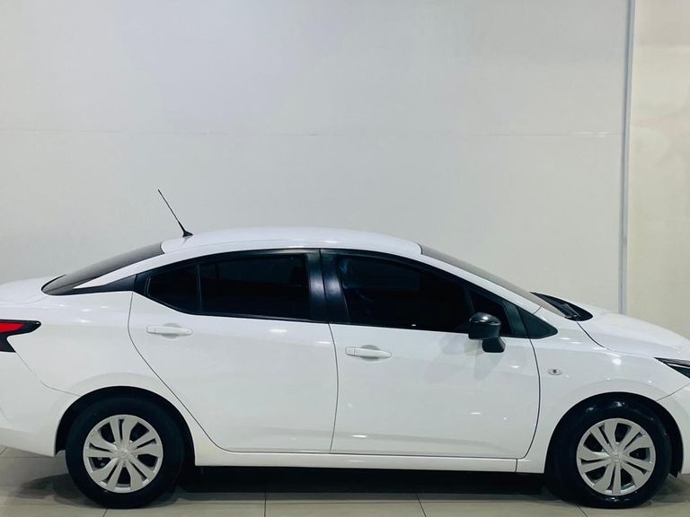 Nissan VERSA Sense 1.6 16V Flex Aut.