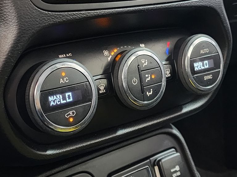 Jeep Renegade Longitude 1.8 4x2 Flex 16V Aut.