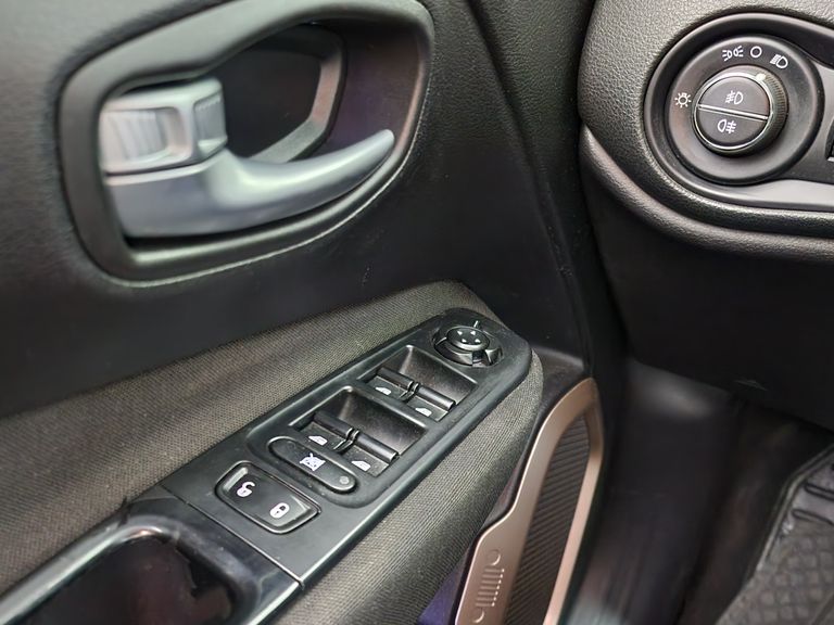 Jeep Renegade Longitude 1.8 4x2 Flex 16V Aut.