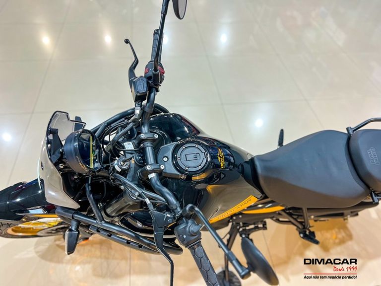Royal Enfield Hanle Black