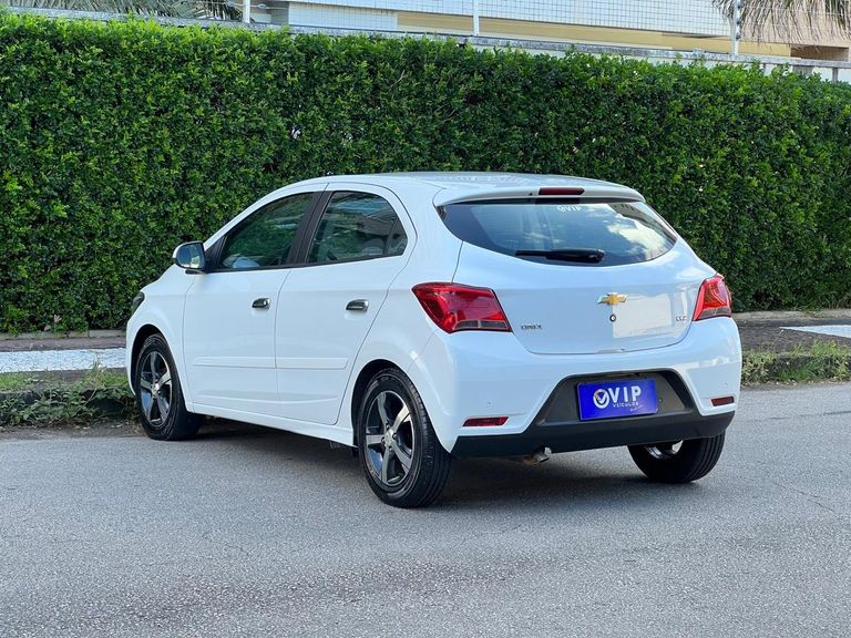 Chevrolet ONIX HATCH LTZ 1.4 8V FlexPower 5p Aut.