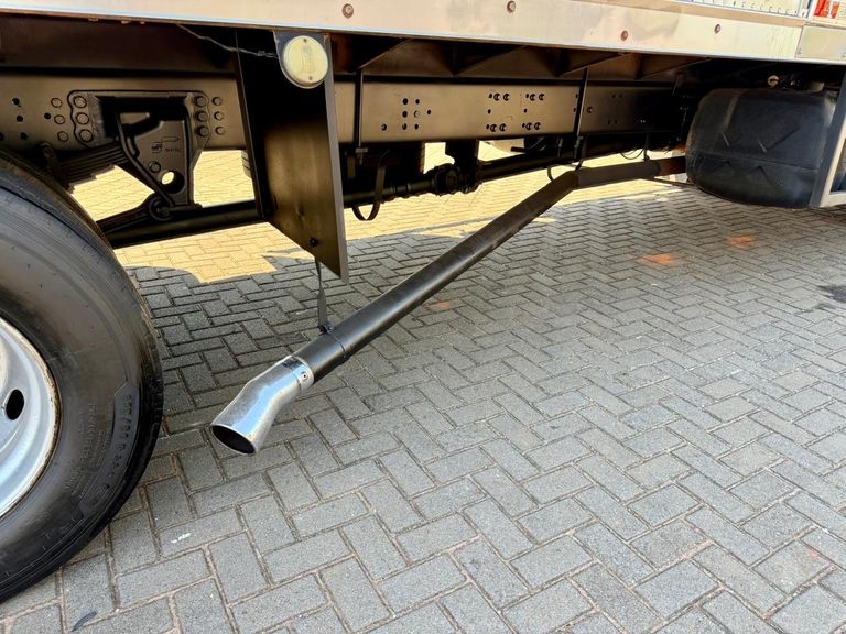 VOLVO VM 270 6x2 2p (diesel) (E5)