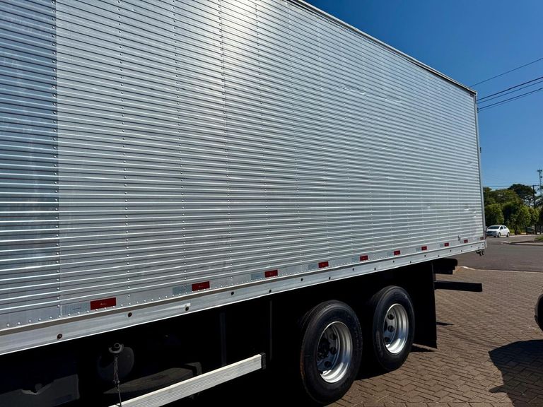 VOLVO VM 270 6x2 2p (diesel) (E5)