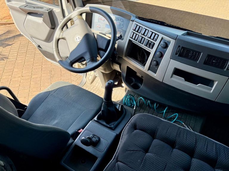 VOLVO VM 270 6x2 2p (diesel) (E5)