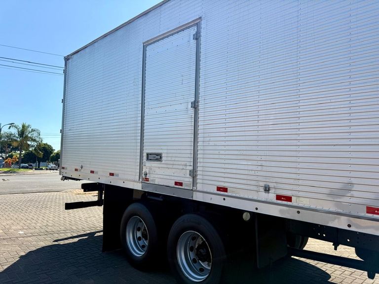 VOLVO VM 270 6x2 2p (diesel) (E5)