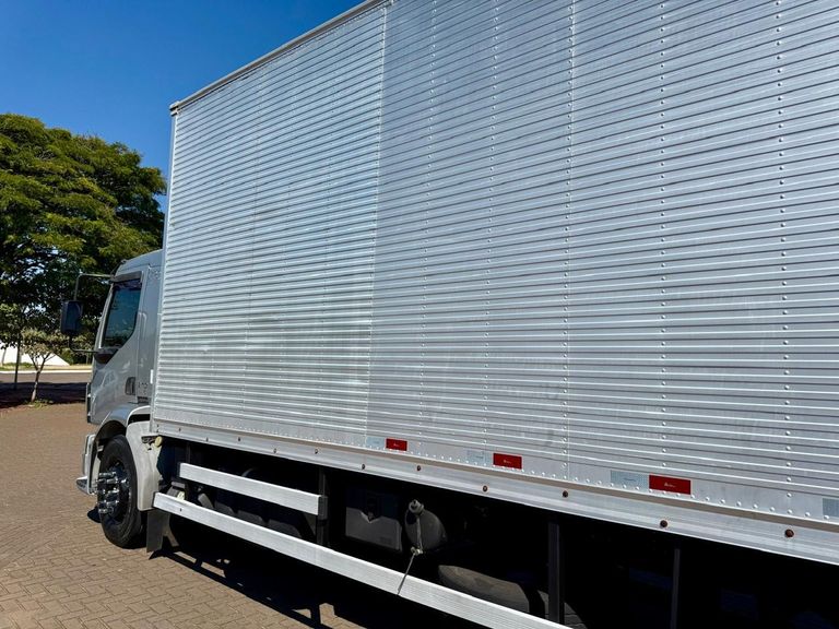 VOLVO VM 270 6x2 2p (diesel) (E5)