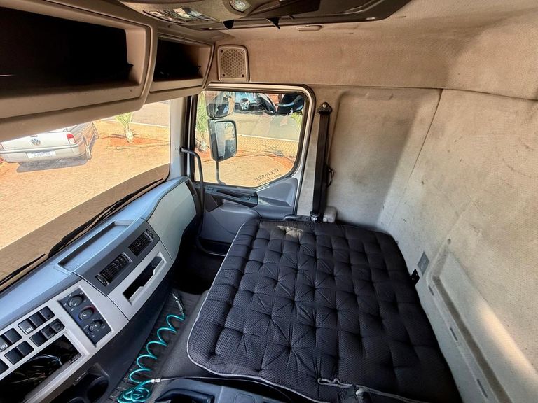 VOLVO VM 270 6x2 2p (diesel) (E5)