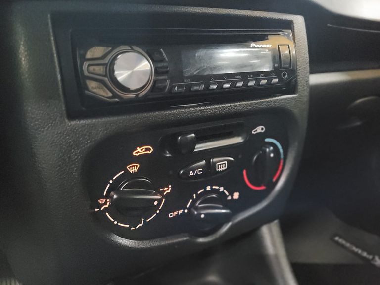 Peugeot 207 XR 1.4 Flex 8V 5p