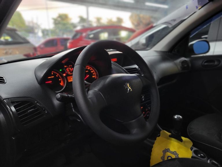 Peugeot 207 XR 1.4 Flex 8V 5p