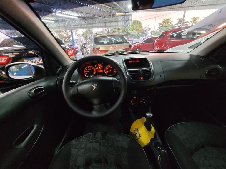 Peugeot 207 XR 1.4 Flex 8V 5p