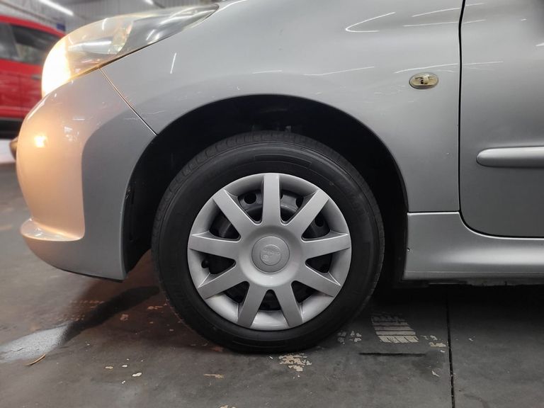 Peugeot 207 XR 1.4 Flex 8V 5p