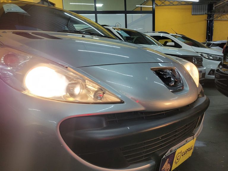 Peugeot 207 XR 1.4 Flex 8V 5p