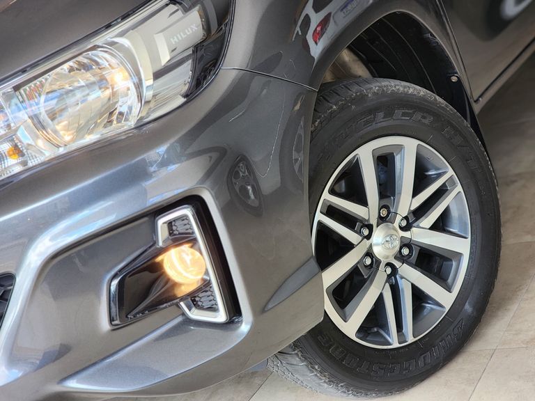 Toyota Hilux CD SRV 4x4 2.7 Flex 16V Aut.