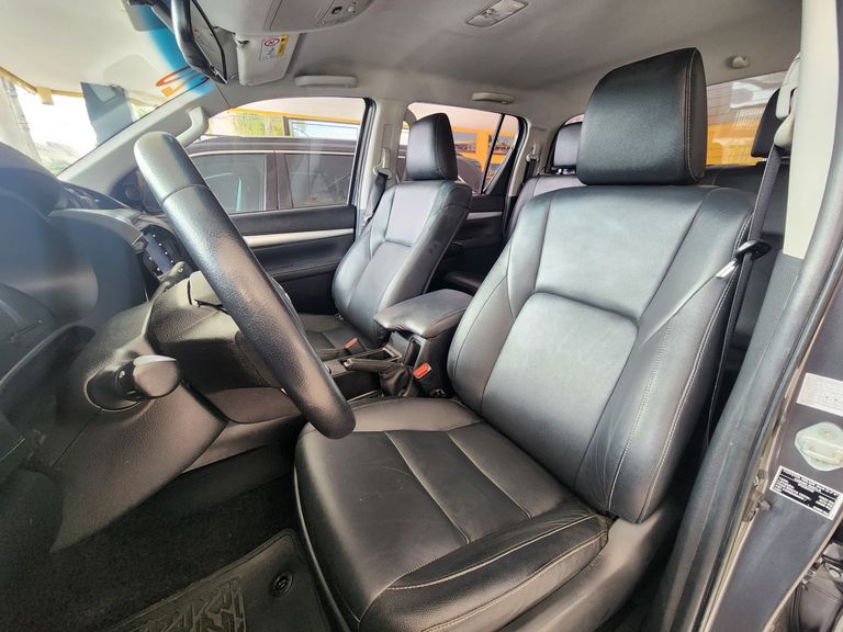 Toyota Hilux CD SRV 4x4 2.7 Flex 16V Aut.