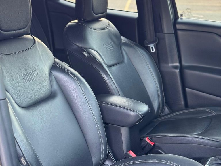 Jeep Renegade S T270 1.3 TB 4x4 Flex Aut.