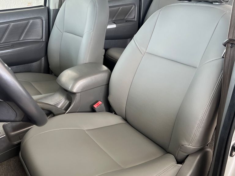 Toyota Hilux CD SRV D4-D 4x4 3.0 TDI Diesel Aut