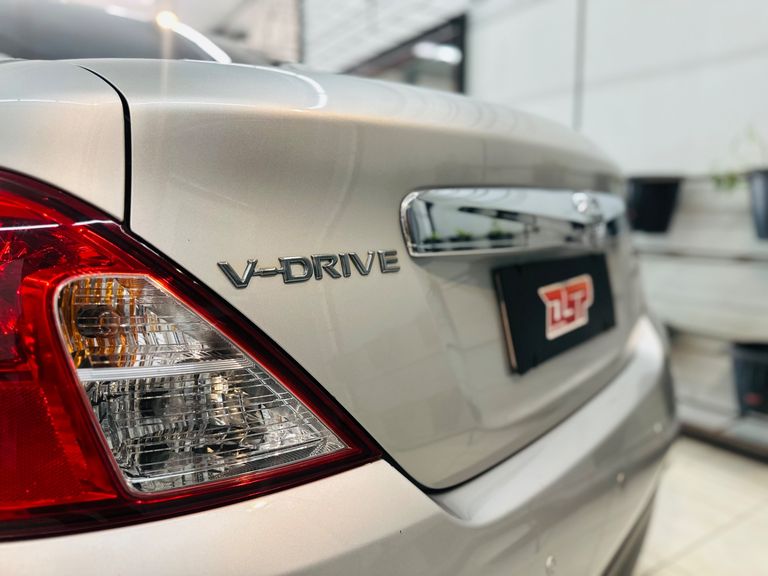 Nissan VERSA V-DRIVE Esp.Ed. 1.6 16v Flex Aut.