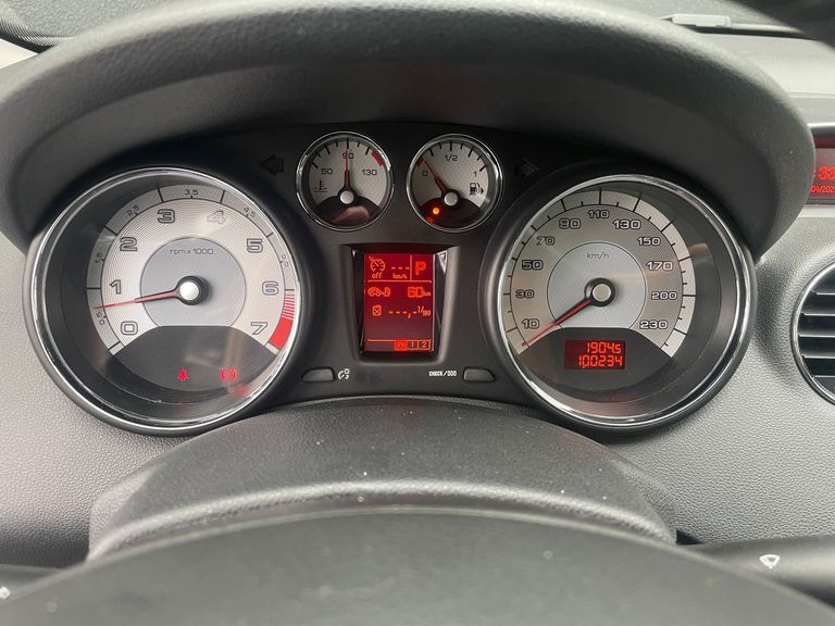 Peugeot 308 Business 1.6 Turbo Flex 16V 5p Aut.