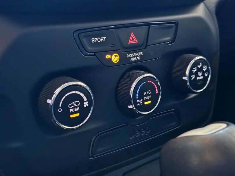 Jeep Renegade Sport 1.8 4x2 Flex 16V Aut.