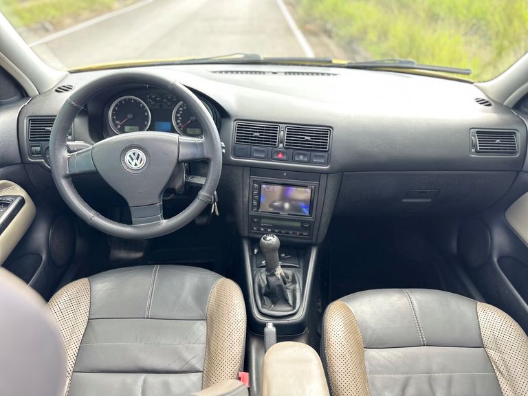 VolksWagen Golf 1.6 Mi Total Flex 8V 4p
